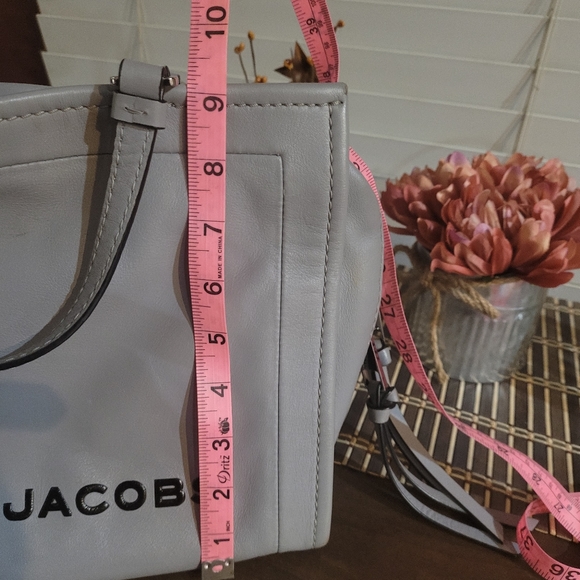 Authentic Marc Jacobs Logo handbag - Picture 6 of 8